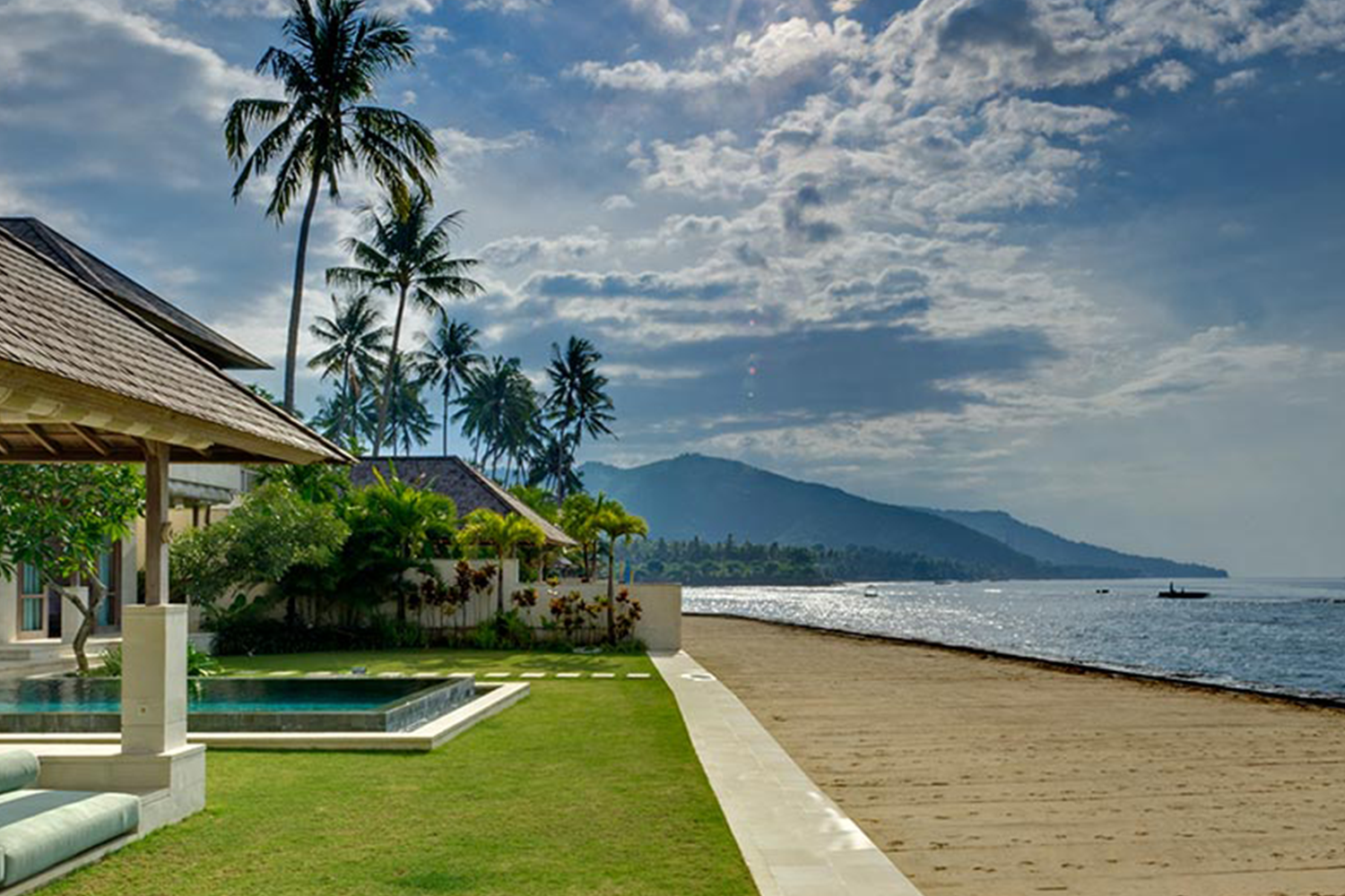 Siri Mendira Beach Villas – Beachfront Villas